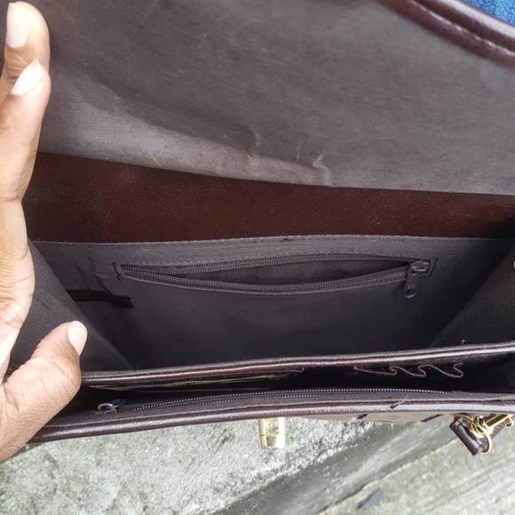 Vintage Crossbody Bag - Picture 4 of 8